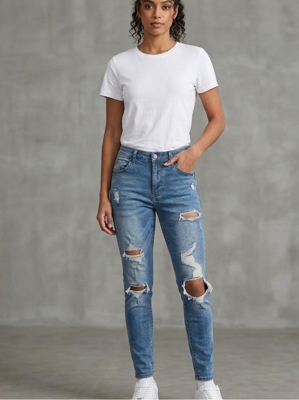 Aeropostale Women's Light Blue Ripped Skinny Jeans
